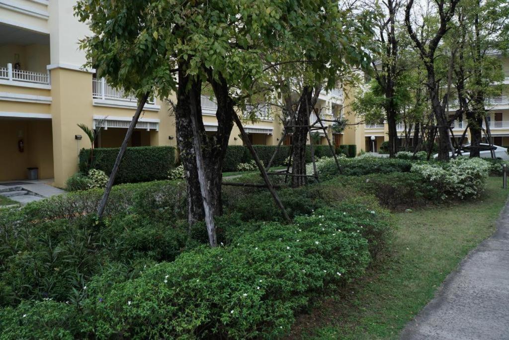 The One Residence Hotel Bangkok Eksteriør billede