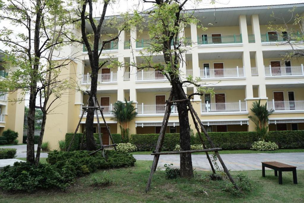 The One Residence Hotel Bangkok Eksteriør billede